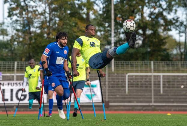Soccer, Season 2024 2025, Amputee Bundesliga Final Matchday , Mainz 05 Kickoff Hoffenheim Semifinal , v l Robin Menger Mainz 05 , Djalilou Agbere Hoffenheim , 12 10 2024, Copyright: xSebastianxRäppold MatthiasxKochx