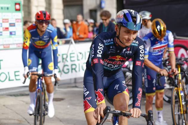 Il Lombardia 2024 - 118th Edition- Bergamo- Como, 252 km- Italy- 12-10-2024 during Giro di Lombardia, Street Cycling race in Bergamo, Italy, October 12 2024  Copyright: xStefanoxCavasino IPAxSportx xipax xx IPA_50548872 IPA_Agency_IPA50548872