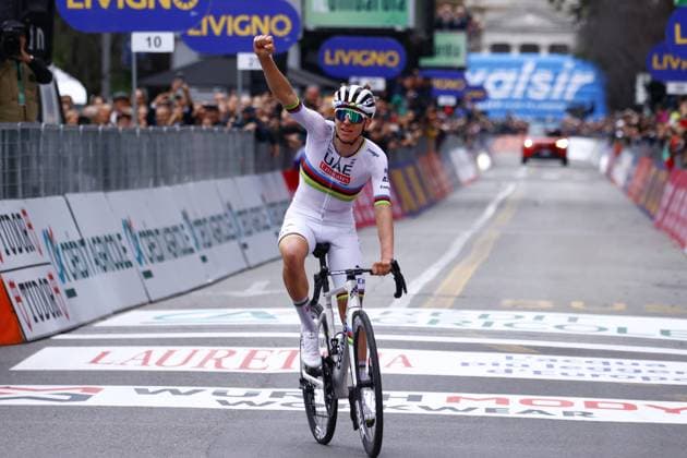 Il Lombardia 2024 - 118th Edition- Bergamo- Como, 252 km- Italy- 12-10-2024 during Giro di Lombardia, Street Cycling race in Bergamo, Italy, October 12 2024  Copyright: xStefanoxCavasino IPAxSportx xipax xx IPA_50551930 IPA_Agency_IPA50551930