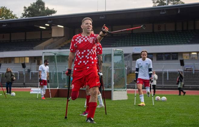 Football, 2024 2025 season, Amputee Bundesliga final match day , Hamburger SV Mainz 05 final , v l Christian Heintz Mainz 05 , cheering after goal to 0 1, 12 10 2024, Copyright: xSebastianxRäppold MatthiasxKochx