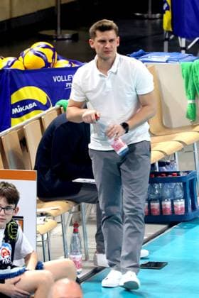 DEU, DVV, 1 VBL, BR Volleys vs Friedrichshafen, 12 10 2024, Max Schmeling Halle, Berlin, DEU, DVV, 1 VBL, BR Volleys vs Friedrichshafen, in the picture head coach Adam Swaczyna Friedrichshafen Photo Juergen Engler nordphoto GmbH nordphotoxGmbHx xEngler nph00076