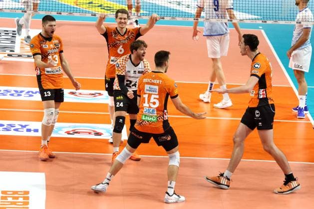 DEU, DVV, 1 VBL, BR Volleys vs Friedrichshafen, 12 10 2024, Max Schmeling Halle, Berlin, DEU, DVV, 1 VBL, BR Volleys vs Friedrichshafen, in the picture BR Volleys player circle Photo Juergen Engler nordphoto GmbH nordphotoxGmbHx xEngler nph00076