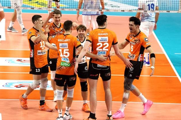 DEU, DVV, 1 VBL, BR Volleys vs Friedrichshafen, 12 10 2024, Max Schmeling Halle, Berlin, DEU, DVV, 1 VBL, BR Volleys vs Friedrichshafen, in the picture BR Volleys player circle Photo Juergen Engler nordphoto GmbH nordphotoxGmbHx xEngler nph00076