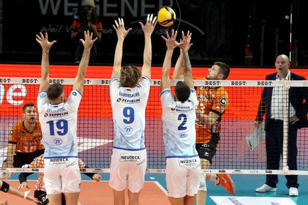 DEU, DVV, 1 VBL, BR Volleys vs Friedrichshafen, 12 10 2024, Max Schmeling Halle, Berlin, DEU, DVV, 1 VBL, BR Volleys vs Friedrichshafen, in the picture Ruben Schott BR Volleys 13 , Ivan Zeljkovic Friedrichshafen 19 , Severi Savonsalmi Friedrichshafen 9 , Markos Galiotos Friedrichshafen 2 Photo Juergen Engler nordphoto GmbH nordphotoxGmbHx xEngler nph00076