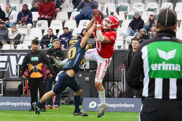 Brendan Beaulieu Potsdam Royals, 10 catches the pass , Dresden Monarchs vs Potsdam Royals, American Football, GFL, Erima GFL Bowl, Finale Essen NRW Deutschlan Copyright: xFootbowl ThomasxSobotzkix