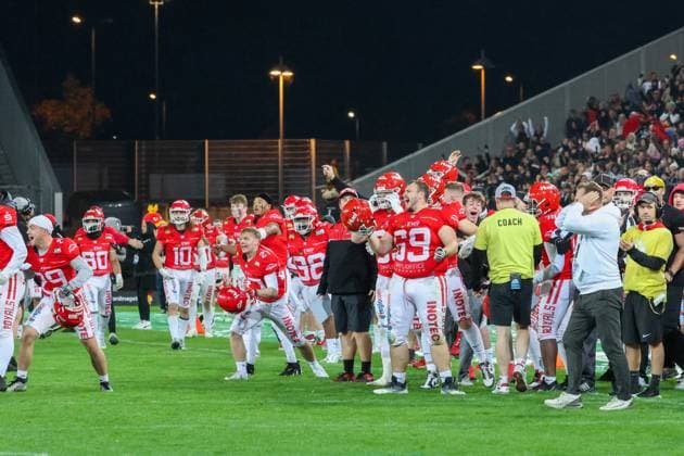 Sideline of the Potsdamers shortly before the end of the game, Dresden Monarchs vs Potsdam Royals, American Football, GFL, Erima GFL Bowl, Final Essen NRW Deutschlan Copyright: xFootbowl ThomasxSobotzkix