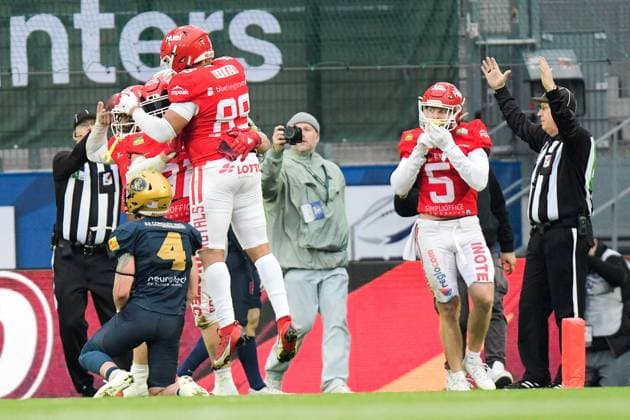 touchdown by Jaylon Henderson 8, QB, Potsdam Royals GER, Potsdam Royals vs Dresden Monarchs, American Football, GFL, Bowl, Season 2024 25, 12 10 2024 GER, Dresden Monarchs vs Potsdam Royals, American Football, GFL, Bowl, Season 2024 25, 12 10 2024 Essen Copyright: xEibner-Pressefoto FlorianxWolfx EP_FWF