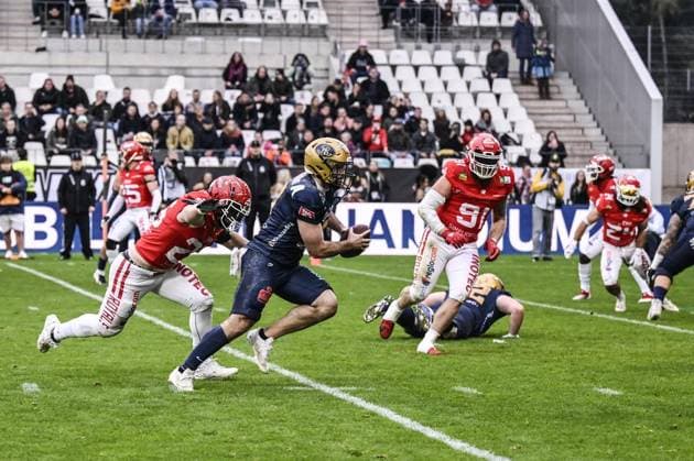 American football in the stadium on Hafenstraße GFL Bowl 2024 FOR EDITORIAL PURPOSES ONLY EDITORIAL USE ONLY p The final of the GFL Bowl 2024 will take place on October 12, 2024 in the stadium on Hafenstraße in Essen Potsdam Royals and Dresden Monarchs in the ERIMA GFL Bowl 2024 Germany NRW Essen Copyright VladimirxWegener Copyright: VladimirxWegener doc7xkzgb75wlv1eiltujx1 ,EDITORIAL USE ONLY Copyright: VladimirxWegener