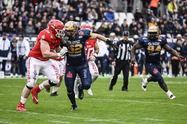 American football in the stadium on Hafenstraße GFL Bowl 2024 FOR EDITORIAL PURPOSES ONLY EDITORIAL USE ONLY p The final of the GFL Bowl 2024 will take place on October 12, 2024 in the stadium on Hafenstraße in Essen Potsdam Royals and Dresden Monarchs in the ERIMA GFL Bowl 2024 Germany NRW Essen Copyright VladimirxWegener Copyright: VladimirxWegener doc7xkzg8ypys0mj7kqc43 ,EDITORIAL USE ONLY Copyright: VladimirxWegener