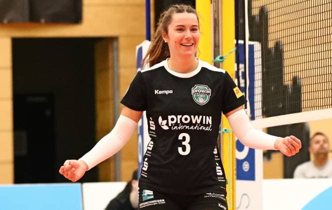12 10 2024, xmohx, Frauen Volleyball 2 Bundesliga Frauen Süd, ProWin Volleys TV Holz Neuseeland Volleys Markkleeberg emspor, v l Kim Hartmann Holz celebrates a point DFL DFB REGULATIONS PROHIBIT ANY USE OF PHOTOGRAPHS as IMAGE SEQUENCES and or QUASI VIDEO Saarbrücken
