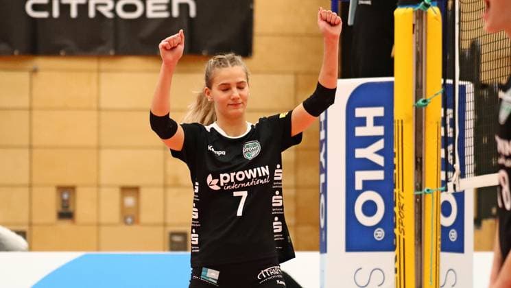 12 10 2024, xmohx, Frauen Volleyball 2 Bundesliga Frauen Süd, ProWin Volleys TV Holz Neuseeland Volleys Markkleeberg emspor, v l Alice Turmovitch Holz celebrates a point win DFL DFB REGULATIONS PROHIBIT ANY USE OF PHOTOGRAPHS as IMAGE SEQUENCES and or QUASI VIDEO Saarbrücken