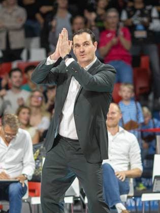 Herrschings coach Thomas RANNER Volleyball Herrsching Dueren Volleyball Bundesliga, WWK Volleys Herrsching SWD Power Volleys Düren 3 2, main round, season 2024 2025, 12 10 2024, in Munich, Germany, Source Copyright Credit Oryk HAIST xVOLLEYBALL-HERRSCHING-DUERENx