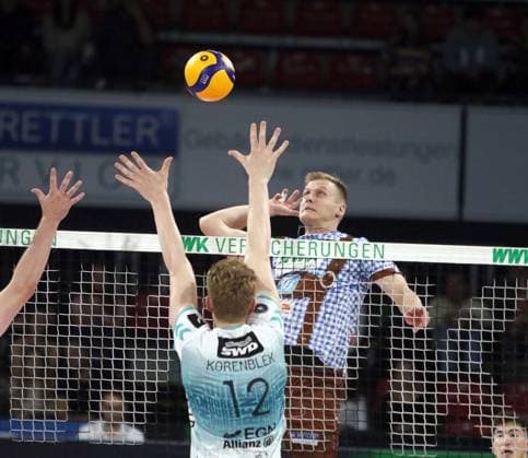 from left He Volleyballl, Bundesliga 2024 25 WWK Volleys Herrsching vs SWD powervolleys Dueren, 12 10 24, Munich, BMW Park, Copyright: WolfgangxFehrmann