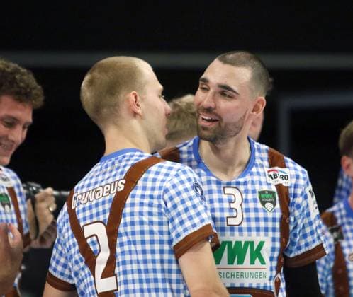 from left Daniel GRUVAEUS Herrsching , Victor RODRIGUEZ PEREZ Herrsching , He Volleyballl, Bundesliga 2024 25 WWK Volleys Herrsching vs SWD powervolleys Dueren, 12 10 24, Munich, BMW Park, Copyright: WolfgangxFehrmann