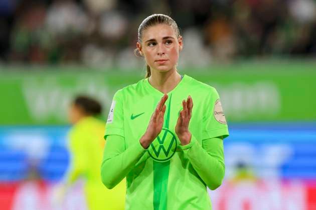 Jule Brand VfL Wolfsburg cheers, Google Pixel Frauen Bundesliga, VfL Wolfsburg vs FC Bayern Muenchen, Volkswagen Arena on October 12, 2024 in Wolfsburg, Germany Photo by Marco Steinbrenner DeFodi Images Jule Brand VfL Wolfsburg cheers, Google Pixel Frauen Bundesliga, VfL Wolfsburg vs FC Bayern Muenchen, Volkswagen Arena, October 12, 2024 in Wolfsburg, Germany Photo by Marco Steinbrenner DeFodi Images DFB DFL REGULATIONS PROHIBIT ANY USE OF PHOTOGRAPHS AS IMAGE SEQUENCES AND OR QUASI VIDEO not used in POL SRB CRO FRA GBR NED ITA USA Defodi 700 wolfs muenchen 20241012 416 Defodi-700 not used in POL SRB CRO FRA GBR NED ITA USA DFB DFL REGULATIONS PROHIBIT ANY USE OF PHOTOGRAPHS AS IMAGE SEQUENCES AND OR QUASI-VIDEO.