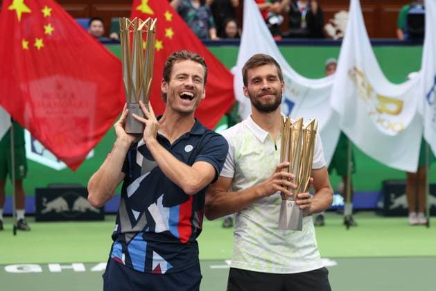 (241013) -- SHANGHAI, Oct. 13, 2024 -- Winner Wesley Koolhof (L) of the Netherlands Nikola Mektic of Croatia pose during the awarding ceremony for the men s doubles at the ATP, Tennis Herren World Tour Shanghai Masters tennis tournament in Shanghai, east China, Oct. 13, 2024. ) (SP)CHINA-SHANGHAI-TENNIS-ATP TOUR-SHANGHAI MASTERS(CN) WangxXiang 