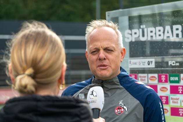 13 10 2024, Football Google Pixel Womens Bundesliga, Season 2024 2025, Matchday 06, 1 FC Köln TSG Hoffenheim at Franz Kremer Stadium in Cologne Daniel Weber 1 FC Köln, Coach in interview Important note According to the regulations of the DFL German Football League and the DFB German Football Association, it is prohibited to use or have used photographs taken in the stadium and or of the match in the form of sequential images and or video-like photo series Foto Kirchner Media TH Copyright: xKirchner-Media THx
