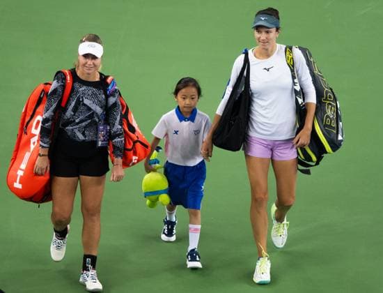 (241013) -- WUHAN, Oct. 13, 2024 -- Anna Danilina Irina Khromacheva (L) walk into the court before the women s doubles final match between Anna Danilina of Kazakhstan Irina Khromacheva of Russia and Asia Muhammad Jessica Pegula of the United States at the 2024 Wuhan Open tennis tournament in Wuhan, central China s Hubei Province, Oct. 13, 2024. ) (SP)CHINA-WUHAN-TENNIS-WUHAN OPEN-WOMEN S DOUBLES-FINAL(CN) XiaoxYijiu 