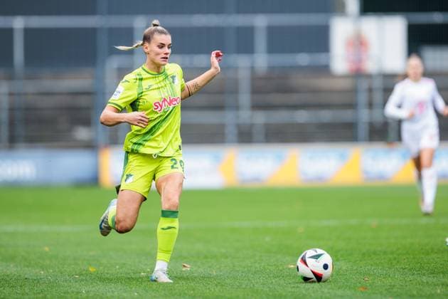 Google Pixel Womens Bundesliga, 1 FC Köln TSG Hoffenheim 13 10 2024 Selina Cerci TSG Hoffenheim, 29 on the ball Google Pixel Womens Bundesliga, 1 FC Köln TSG Hoffenheim, Köln, Franz Kremer Stadion DFB REGULATIONS PROHIBIT ANY USE OF PHOTOGRAPHS AS IMAGE SEQUENCES AND OR QUASI VIDEO Copyright: xBEAUTIFULxSPORTS Wunderlx