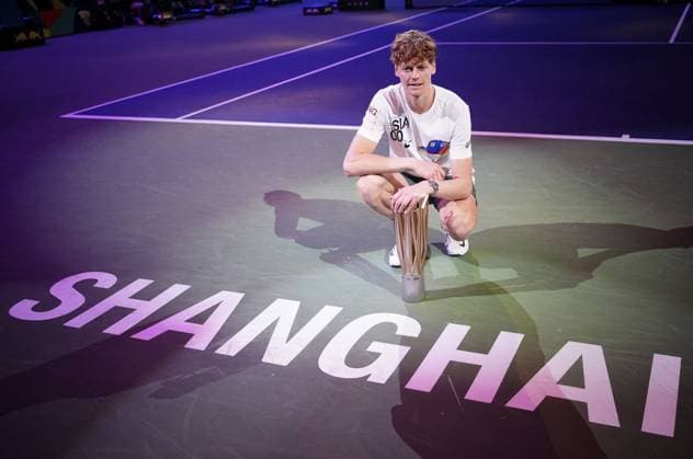 SHANGHAI, CHINA - OCTOBER 13: Champion Jannik Sinner of Italy poses with the trophy during the awarding ceremony after the Men s Singles Final match on day 14 of 2024 Shanghai Rolex Masters at Qi Zhong Tennis Centre on October 13, 2024 in Shanghai, China.  Copyright: xVCGx 111523551027