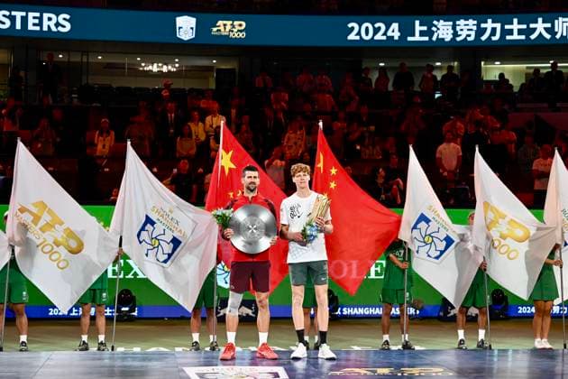 SHANGHAI, CHINA - OCTOBER 13: Champion Jannik Sinner (R) of Italy and runner-up Novak Djokovic of Serbia pose with their trophies during the awarding ceremony after the Men s Singles Final match on day 14 of 2024 Shanghai Rolex Masters at Qi Zhong Tennis Centre on October 13, 2024 in Shanghai, China.  Copyright: xVCGx 111523546687