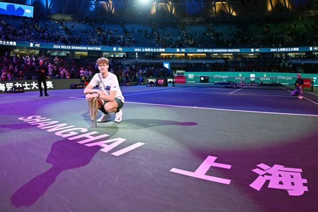 SHANGHAI, CHINA - OCTOBER 13: Champion Jannik Sinner of Italy poses with the trophy during the awarding ceremony after the Men s Singles Final match on day 14 of 2024 Shanghai Rolex Masters at Qi Zhong Tennis Centre on October 13, 2024 in Shanghai, China.  Copyright: xZhangxHaohaox 111523543357