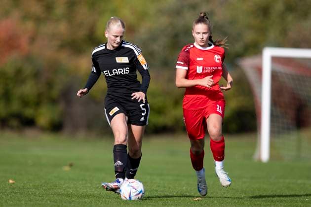 Regionalliga Nordost Frauen 1 FFV Erfurt vs 1 FC Union Berlin ll Erfurt 13 10 2024 Lucy Wendling 5 1 FC Union Berlin II vs Neele Gast 11 1 FFV Erfurt Regionalliga Nordost Frauen 1 FFV Erfurt vs 1 FC Union Berlin ll Hauptplatz Sportforum Johannesplatz Erfurt 13 10 2024 Copyright: xBEAUTIFULxSPORTS Duehringx