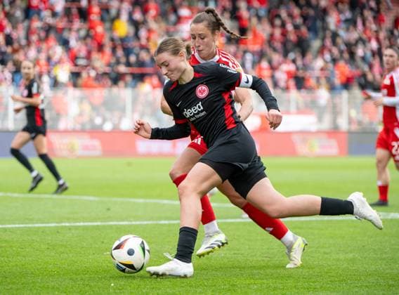 Soccer, Women, Season 2024 2025, 2 Women Bundesliga 7 Matchday , 1 FC Union Berlin FC Eintracht Frankfurt II, v l Tessa Zimmermann Eintracht , Anna Weiß 1 Women 1 FC Union , 13 10 2024, Copyright: xMatthiasxKochx