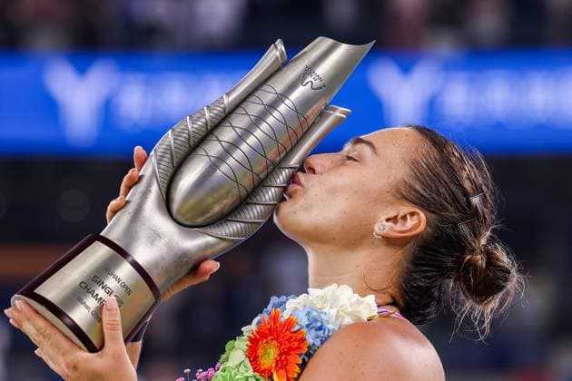 WUHAN, CHINA - OCTOBER 13: Champion Aryna Sabalenka kisses the trophy during the awarding ceremony after the Women s Singles Final match on day nine of 2024 Wuhan Open at Optics Valley International Tennis Center on October 13, 2024 in Wuhan, Hubei Province of China.  Copyright: xVCGx 111523557145