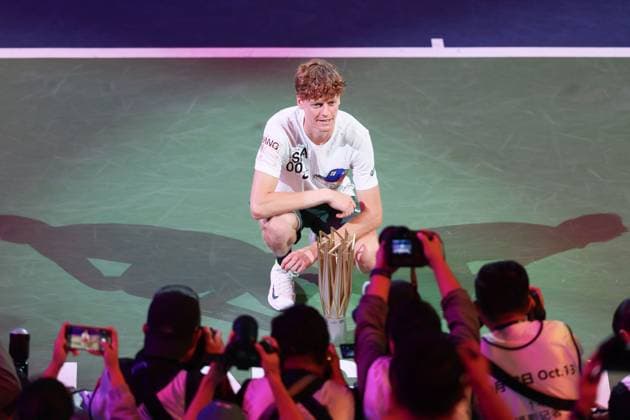 (241013) -- SHANGHAI, Oct. 13, 2024 -- Jannik Sinner poses with his trophy after the awarding ceremony of the men s singles final match between Jannik Sinner of Italy and Novak Djokovic of Serbia at the ATP, Tennis Herren World Tour Shanghai Masters tennis tournament in Shanghai, east China, Oct. 13, 2024. ) (SP)CHINA-SHANGHAI-TENNIS-ATP TOUR-SHANGHAI MASTERS(CN) WangxXiang 