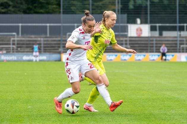 13 10 2024, Football Google Pixel Womens Bundesliga, Season 2024 2025, 06 Matchday, 1 FC Köln TSG Hoffenheim at Franz Kremer Stadium in Cologne duel between 220kf and Jamilla Rankin TSG Hoffenheim, 05 Important note According to the regulations of the DFL German Football League or the DFB German Football Association, it is prohibited to use or have used photographs taken in the stadium and or of the match in the form of sequential images and or video-like photo series Foto Kirchner Media TH Copyright: xKirchner-Media THx
