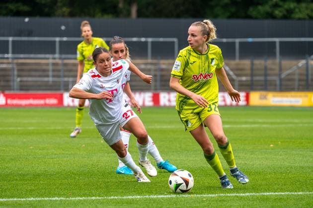 13 10 2024, Soccer Google Pixel Womens Bundesliga, Season 2024 2025, 06 Matchday, 1 FC Köln TSG Hoffenheim at Franz Kremer Stadium in Cologne duel between Laura Feiersinger 1 Fc Koeln, 27 and Vanessa Diehm TSG Hoffenheim, 32 Important note In accordance with the regulations of the DFL German Football League and the DFB German Football Association, it is prohibited to utilize or have utilized photographs taken in the stadium and or of the match in the form of sequential images and or video-like photo series Foto Kirchner Media TH Copyright: xKirchner-Media THx