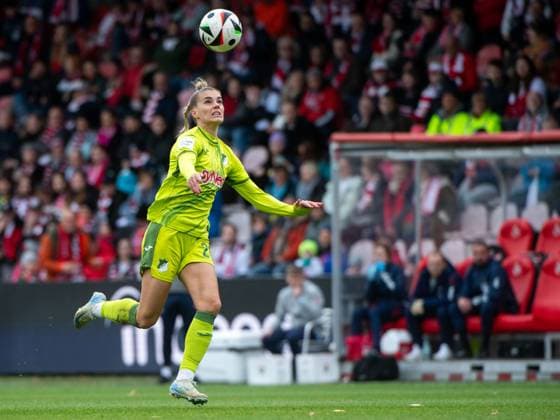Selina Cerci TSG Hoffenheim, 29 before the goal to 0 2, GER, 1 FC Koeln vs TSG 1899 Hoffenheim, Football Google Pixel Frauen Bundesliga, 6 Spieltag, Saison 2024 2025, 13 10 2024 DFB regulations prohibit any use of photographs as image sequences and or quasi video GER, 1 FC Koeln vs TSG 1899 Hoffenheim, Football Google Pixel Frauen Bundesliga, 6 Spieltag, Saison 2024 2025, 13 10 2024 Koeln Copyright: xEibner-Pressefoto Memmlerx EP_MMR