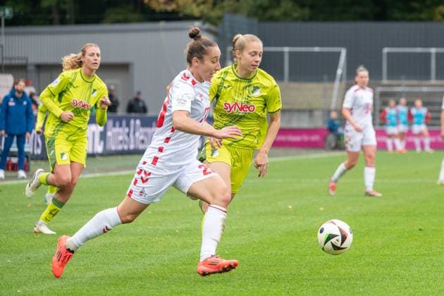 13 10 2024, Soccer Google Pixel Womens Bundesliga, Season 2024 2025, 06 Matchday, 1 FC Köln TSG Hoffenheim at Franz Kremer Stadium in Cologne duel between Sylwia Matysik 1 FC Koeln, 20 and Jamilla Rankin TSG Hoffenheim, 05 Important note In accordance with the regulations of the DFL German Football League and the DFB German Football Association, it is prohibited to utilize or have utilized photographs taken in the stadium or of the match in the form of sequential images or video-like photo series Foto Kirchner Media TH Copyright: xKirchner-Media THx