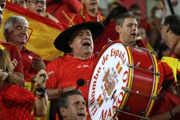 Spain - UEFA Nations League - Spain vs Denmark - 12 10 2024 SPAIN, MURCIA, OCTOBER 12. Manolo El bombo de Espana (The drum of Spain), the Spain national football team s most famous supporter is pictured during UEFA Nations League 2024-25, League A Group A4 football match between Spain and Denmark at Estadio Enrique Roca, on October 12, 2024 in Murcia, Spain. Photo by Manuel Blondeau AOP.Press Murcia Estadio Enrique Roca Spain Copyright: x ManuelxBlondeau AOP.Pressx AOP20241012 0021