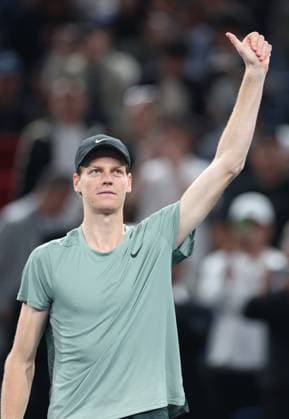 (241013) -- SHANGHAI, Oct. 13, 2024 -- Jannik Sinner celebrates after winning the men s singles final match between Jannik Sinner of Italy and Novak Djokovic of Serbia at the ATP, Tennis Herren World Tour Shanghai Masters tennis tournament in Shanghai, east China, Oct. 13, 2024. ) (SP)CHINA-SHANGHAI-TENNIS-ATP TOUR-SHANGHAI MASTERS(CN) BaixXuefei 
