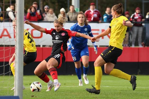 13 10 2024 Soccer Season 2024 2025 2 Women Soccer Bundesliga 07 Matchday 1 FC Nürnberg FCN Club Clubfrauen SV Weinberg Sportfoto Zink DaEn xdcxdex Anna Horwath 32, SV Weinberg , Meret Günster Guenster 66, 1 FC Nürnberg FCN , Franziska Glaser 33, SV Weinberg , Anna Grimm 2, SV Weinberg