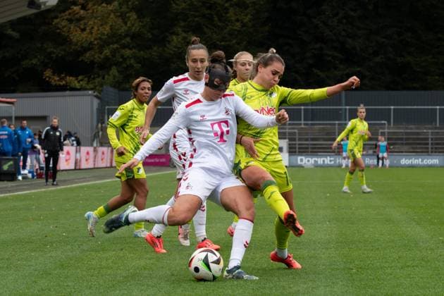 Köln, Germany, October 13th 2024 Nicole Billa (17 Koeln) and Julia Hickelsberger (18 Hoffenheim) battle for the ball during the Google Pixel Frauen-Bundesliga between 1. FC Köln and TSG Hoffenheim at Franz-Kremer-Stadion in Köln, Germany. Qianru Zhang (Qianru Zhang SPP) Copyright: xQianruxZhang SPPx spp-en-QiZh-DSC_6803-Enhanced-NR