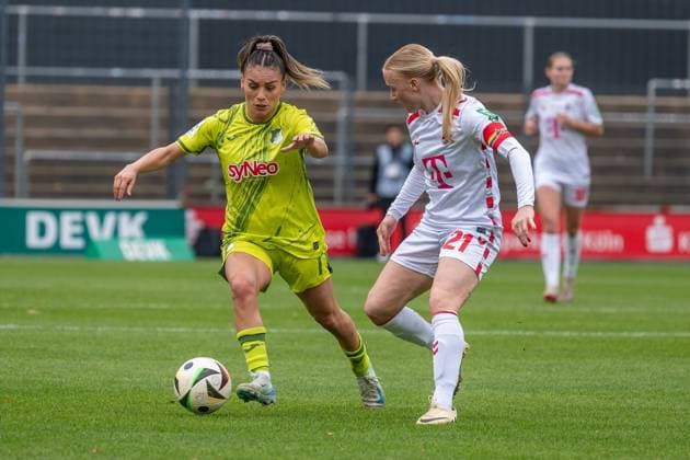 13 10 2024, Soccer Google Pixel Womens Bundesliga, Season 2024 2025, 06 Matchday, 1 FC Köln TSG Hoffenheim at Franz Kremer Stadium in Cologne duel between Ereleta Memeti TSG Hoffenheim, 07 and Anna Gerhardt 1 FC Koeln, 21 Important note In accordance with the regulations of the DFL German Football League and the DFB German Football Association, it is prohibited to utilize or have utilized photographs taken in the stadium and or of the match in the form of sequential images and or video-like photo series Foto Kirchner Media TH Copyright: xKirchner-Media THx