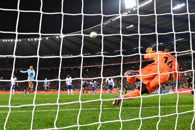 Belgium v France - UEFA Nations League 14 10 2024 BRUSSELS, BELGIUM - OCTOBER 14 : Tielemans Youri midfielder of Belgium missing a penalty against Maignan Mike goalkeeper of France during the UEFA Nations League tournament League A Phase Group A2 match between Belgium and France on October 14, 2024 in Brussels, Belgium, 14 10 2024 Brussels Belgium  Copyright: xVincentxKalutx