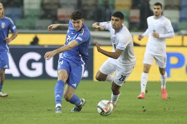 October 14, 2024, Udine, Milan, Italy: Alessandro Bastoni of Italy play the ball during Italy vs Israel, matchday 4 of League A of Uefa Nations League 2025, game at Bluenergy stadium - stadio Friuli in Udine (UD), Italy, on October 14, 2024. CALCIO - UEFA Nations League - Italy vs Israel  - ZUMAs349 20241014_zsa_s349_010 Copyright: xDavidexCasentini IpaxSportx xIpax