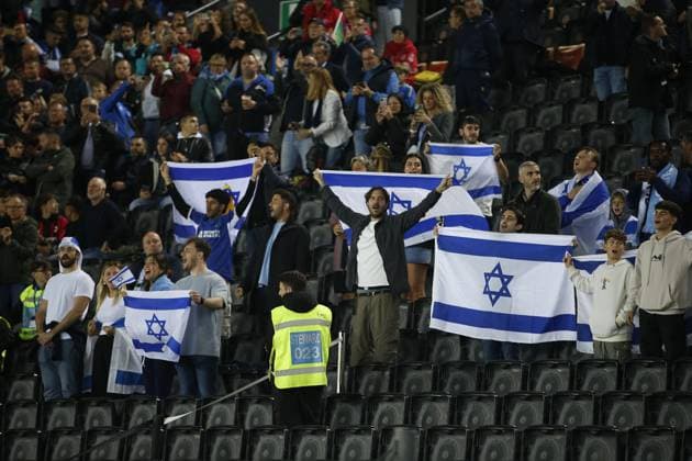 CALCIO - UEFA Nations League - Italy vs Israel Israel fans show their support during Italy vs Israel, matchday 4 of League A of Uefa Nations League 2025, game at Bluenergy stadium - stadio Friuli in Udine (UD), Italy, on October 14, 2024. Udine Italy  Copyright: xIPAxSport ABACAx