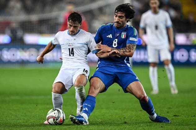 Mg Udine 14 10 2024 - Nations League Italia-Israele foto Matteo Gribaudi Image nella foto: Gavriel Kanichowsky-Sandro Tonali 