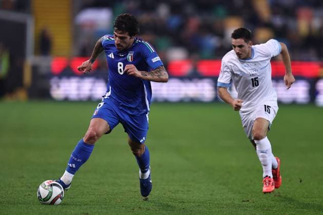 Sandro Tonali (Italy)Oscar Gloukh (Israel) during the UEFA Nations League 2024 2025 match between Italy 4-1 Israel at Friuli Stadium on October 14, 2024 in Udine, Italy. Noxthirdxpartyxsales  (269887518)