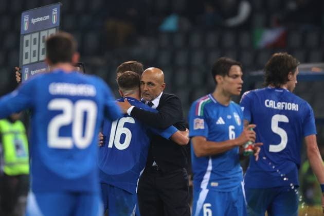 Udine, Italy, 14th October 2024. Luciano Spalletti Head coach of Italy emrbaces Davide Frattesi of Italy after he scored to give the side a 3-1 lead during the UEFA Nations League match at Stadio Friuli, Udine. Picture credit should read: Jonathan Moscrop Sportimage EDITORIAL USE ONLY. No use with unauthorised audio, video, data, fixture lists, club league logos or live services. Online in-match use limited to 120 images, no video emulation. No use in betting, games or single club league player publications. SPI-3371-0044