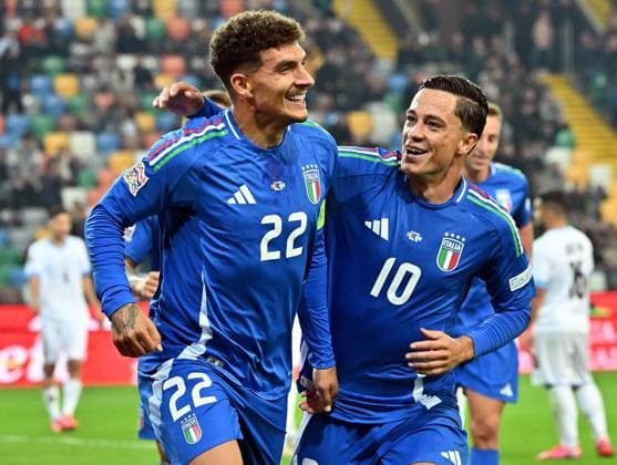 (241015) -- UDINE, Oct. 15, 2024 -- Giovanni Di Lorenzo (L) of Italy celebrates his goal with teammate Giacomo Raspadori during the UEFA Nations League 2024 25 League A Group A2 match between Italy and Israel in Udine, Italy, Oct. 14, 2024. (Photo by Xinhua) (SP)ITALY-UDINE-FOOTBALL-UEFA NATIONS LEAGUE A-ITALY VS ISRAEL DiegoxPetrussi 