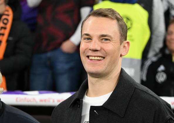 14 10 2024, xsltx, Football UEFA Nations League, Germany Netherlands emspor, v l Manuel Neuer in a good mood before the official farewell from the German national team DFL DFB REGULATIONS PROHIBIT ANY USE OF PHOTOGRAPHS as IMAGE SEQUENCES and or QUASI VIDEO