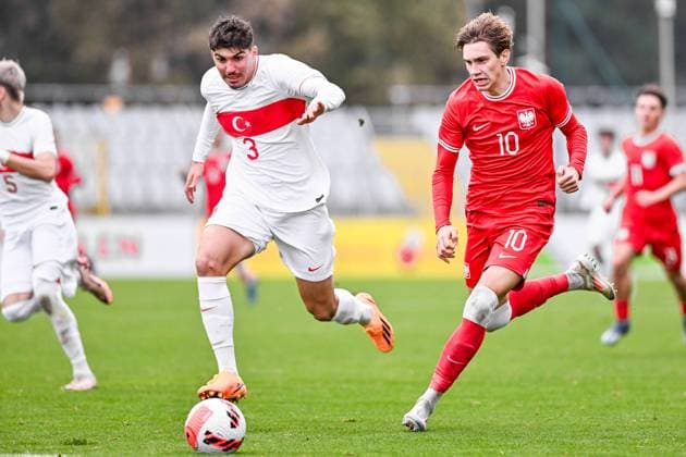 15.10.2024 STALOWA WOLA UL. HUTNICZA ( POLAND ) PILKA NOZNA ( FOOTBALL ) TURNIEJ KWALIFIKACYJNY DO MISTRZOSTW EUROPY U-19 - UEFA EURO, EM, Europameisterschaft,Fussball ( UEFA EURO UNDER 19 QUALIFICATION ) MECZ POLSKA - TURCJA ( POLAND - TURKEY ) NZ YUSUF AKCICEK DANIEL MIKOLAJEWSKI FOTO MICHAL STANCZYK CYFRASPORT NEWSPIX.PL --- Newspix.pl  20241015CSMS0058