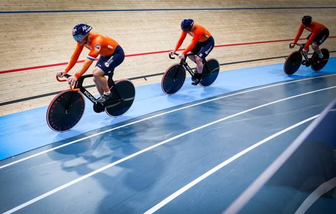 BALLERUP - Jeffrey Hoogland, Harrie Lavreysen and Roy van den Berg during a training session prior to the World Track cycling, Rad, Radsport, Bahnrad, Bahn Championships at the Ballerup Super Arena. ANP IRIS VAN DEN BROEK xVIxANPxSportx xxANPxIVx 510951412 originalFilename: 510951412.jpg