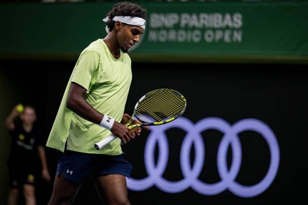 241015 Elias Ymer of Sweden competes in a men s singles tennis match against Nicolas Jarry of Chile during day 4 of the ATP 250 Nordic Open on October 15, 2024 in Stockholm Photo Emma Wallskog BILDBYRAN COP 320 EW0443 tennis atp 250 nordic open day 4 bbeng  Copyright: EMMAxWALLSKOG BB241015EW007